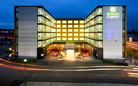 Holiday Inn Express Zuerich Airport By Ihg